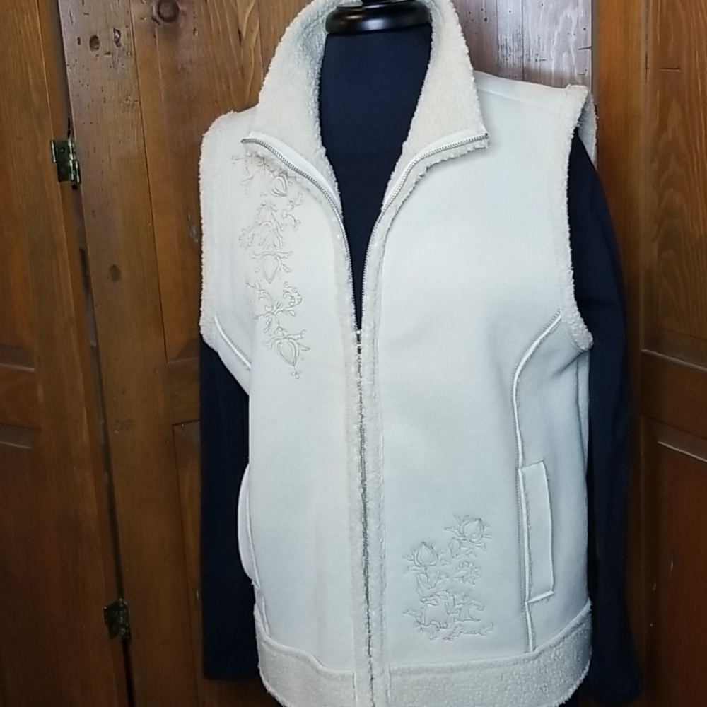 B.C. Clothing  cream winter vest size XL